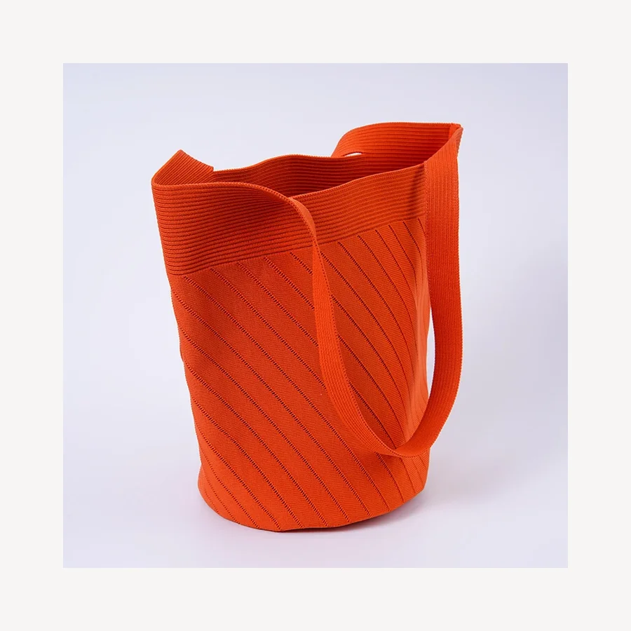 Textured everyday tote — construction view