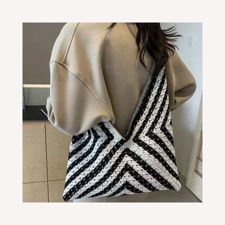 Graphic shoulder tote in black and cream