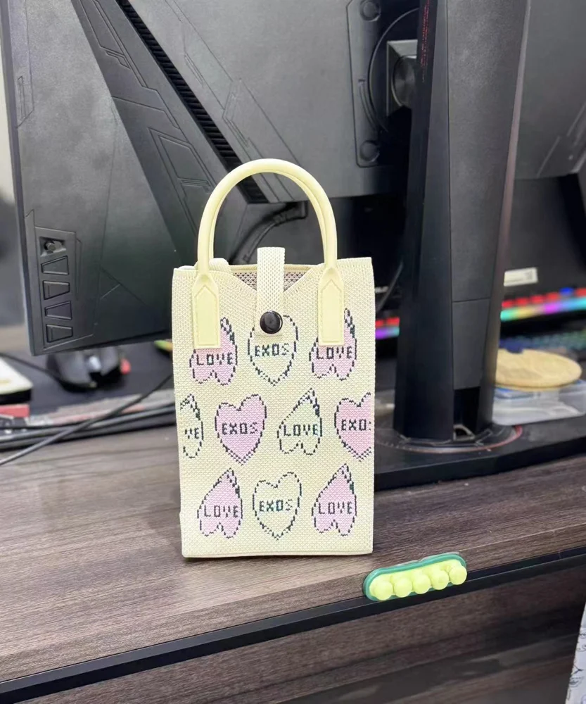 Tab-Closure Phone Totes — Heart — Cream