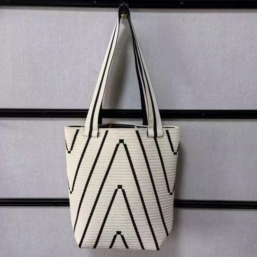 Graphic Knitted Shoulder Totes — Chevron — Cream