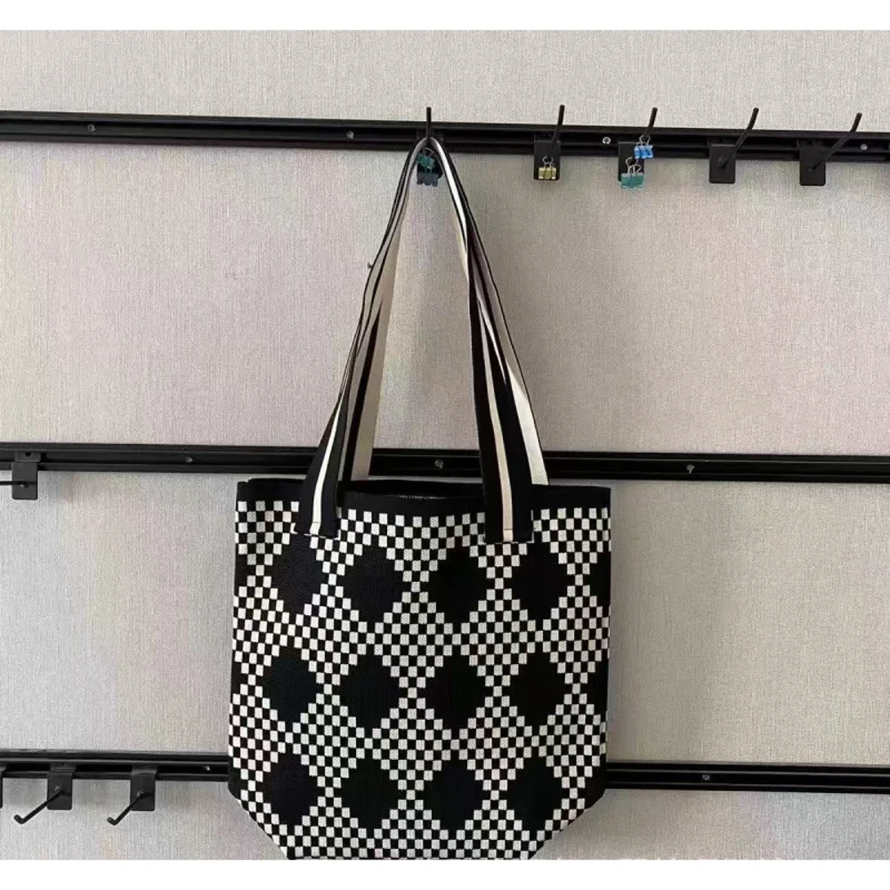 Graphic Knitted Shoulder Totes — Diamond — Black