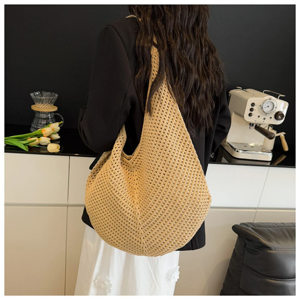 Open-Knit Shoulder Bags — Graphic — Brown