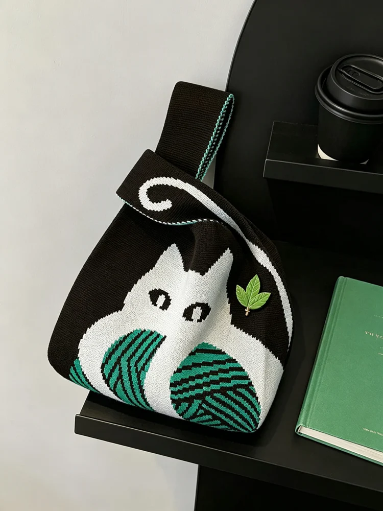 Loop-Handle Knitted Bags — Cat — Brown